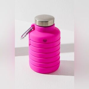 NWT FREE PEOPLE MOVEMENT Exclusive 24oz Collapsible Carabiner Bottle | Pink